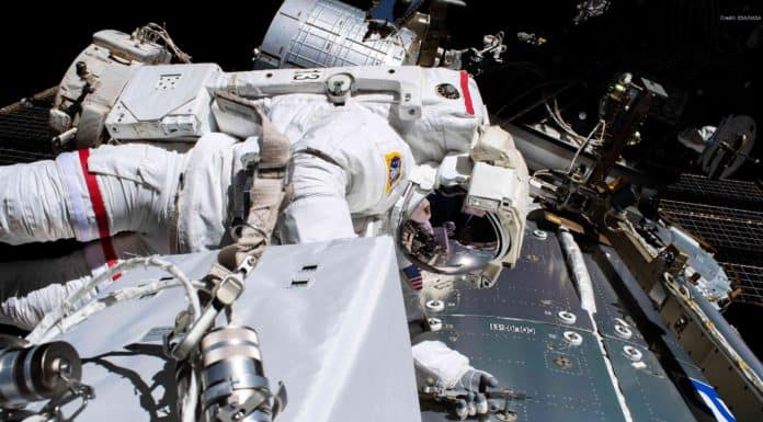 Raumstation ISS: Columbus hat eigenen High-Speed-Link Colka-Terminal am europäischen Columbus-Modul: Montiert am europäischen Columbus-Modul sendet die ColKa-Antenne ihre Daten zum EDRS-A-Kommunikationssatelliten, der wiederum leitet sie zur Bodenstation nach Harwell in Großbritannien weiter. Von dort aus gehen die Daten dann über das Interconnection Ground Subnetwork (IGS) zum Columbus-Kontrollzentrum in Oberpfaffenhofen und umgekehrt. Es werden so Datenübertragungsraten von 50 Mbit/s erreicht.