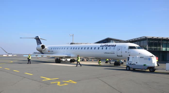 Eurowings stockt das Programm auf 75 Flüge nach Mallorca auf Lufthansa Airliner am Paderborn-Lippstadt Airport