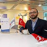 Direktor von Turkish Airlines am Airport Nürnberg Abdullah Ömer Celik (rechts) und Flughafengeschäftsführer Dr. Michael Hupe in der Dürer Lounge.