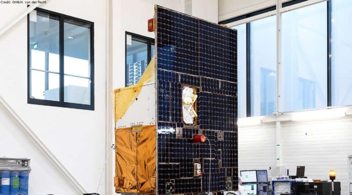 Erster Hyperspektralsatellit vor letzter Inspektion Erster Hyperspektralsatellit vor letzter Inspektion