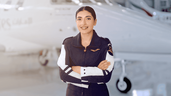 Bayan Al Turabi, erste internationale Flugschülerin der Emirates Flight Training Academy