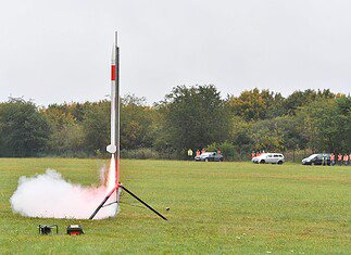 Start einer Rakete mit CanSats an Bord: Beim großen Finale des jährlichen CanSat-Wettbewerbs startet in Rothenburg (Wümme) eine Rakete mit CanSats an Bord