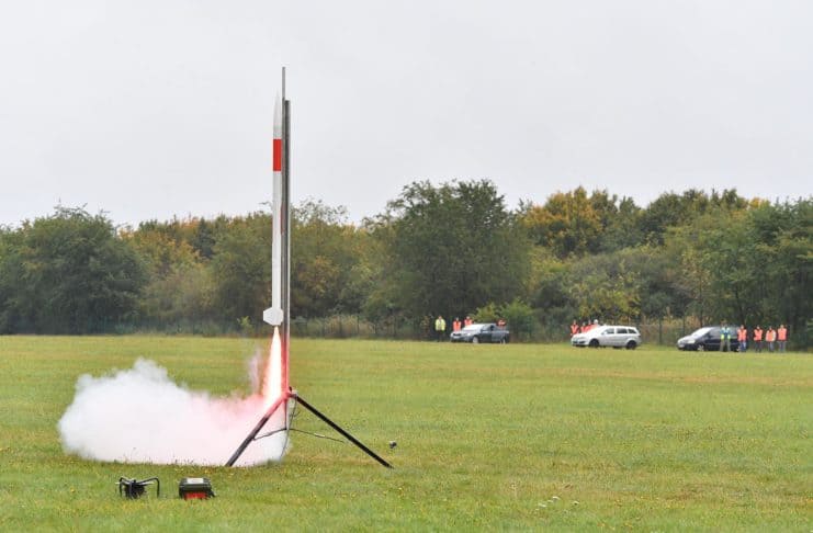 Start einer Rakete mit CanSats an Bord: Beim großen Finale des jährlichen CanSat-Wettbewerbs startet in Rothenburg (Wümme) eine Rakete mit CanSats an Bord