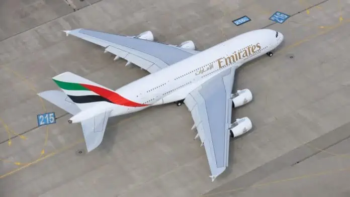 Emirates A380 EK auf der Startbahn