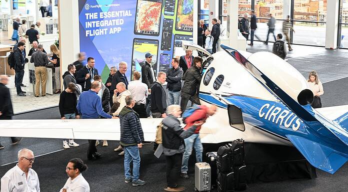 Luftfahrtmesse AERO startet mit großem Optimismus AERO Halle A3: Stand von Cirrus, Typ: Vision Jet G2