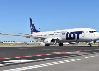 LOT Polish Airlines Boeing B737-800