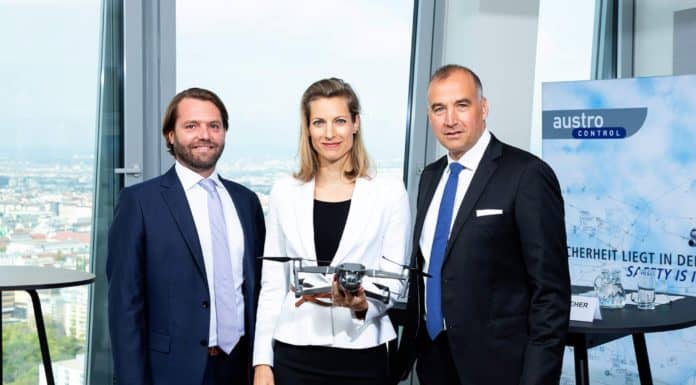 Management für Drohnen im Luftraum bald bei Austro Control in Österreich Austro Control und Frequentis entwickeln eine Zusammenarbeit weiter, und starten den Aufbau einer Verkehrsmanagement-Lösung zur sicheren Integration von Drohnen in den österreichischen Luftraum.