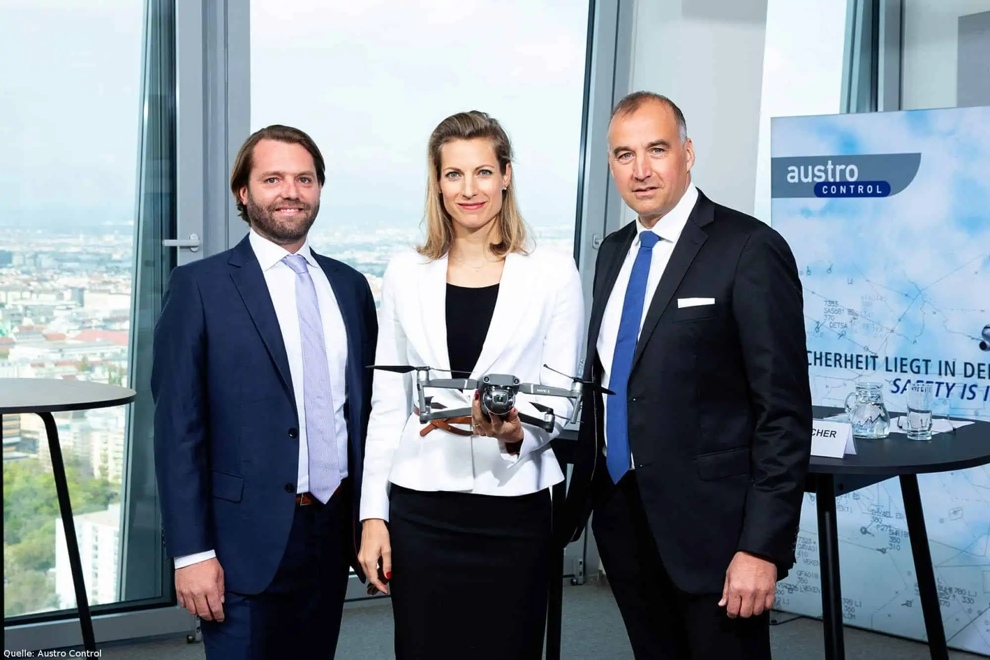 Austro Control und Frequentis entwickeln eine Zusammenarbeit weiter, und starten den Aufbau einer Verkehrsmanagement-Lösung zur sicheren Integration von Drohnen in den österreichischen Luftraum.