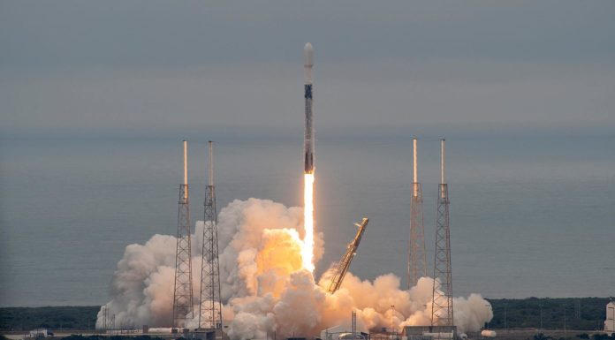 Umweltsatellit EnMAP erfolgreich gestartet Start von Falcon 9 mit dem deutschen Umweltsatelliten EnMAP: Am 01. April 2022 um 18:24 Uhr Mitteleuropäischer Sommerzeit (12:24 Uhr Ortszeit) ist der deutsche Umweltsatellit EnMAP an Bord einer Falcon-9-Rakete des US-amerikanischen Raumfahrtkonzerns SpaceX von Cape Canaveral in Florida ins All gestartet.