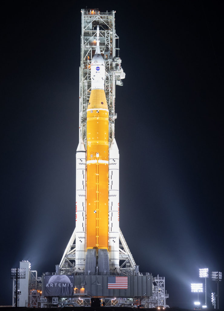 SLS-Rakete der NASA: Die neue SLS-Rakete an der Startrampe 39B des Kennedy-Space-Center.