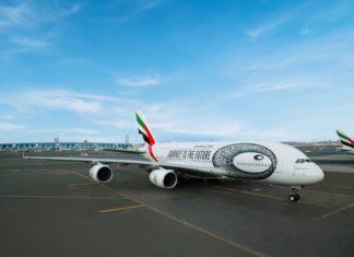 Emirates-A380 (A6-EVK) mit Sonderlackierung im Museum of the Future-Design