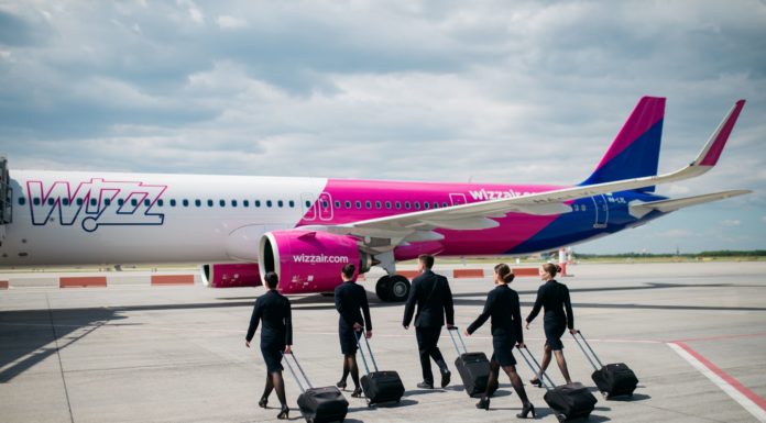 Berufsausbildung: Wizz Air stellt 400 Piloten und 1.000 Flugbegleiter ein Kurze Wege in die Kabine oder ins Cockpit bietet Wizz Air im Rahmen seiner Rekrutierungs-Offensive