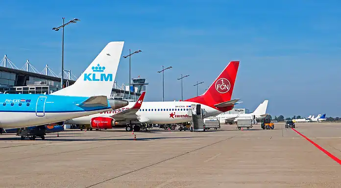 Airport Nürnberg erwartet 680.000 Fluggäste in den Sommerferien KLM-Corendon-Privatjets-Tower-Terminal am Flughafen Nürnberg