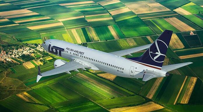 LOT Polish Airlines setzt auf grünes Kerosin LOT Polish Airlines Boeing 737 MAX8