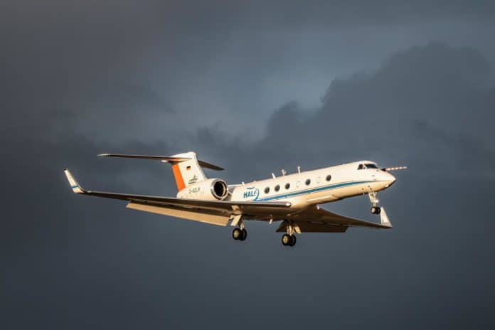 HALO im Anflug auf den Flughafen in Edmonton: Insgesamt ist HALO im Rahmen der Mission CoMet 2.0 Arctic rund 140 Flugstunden im Einsatz.