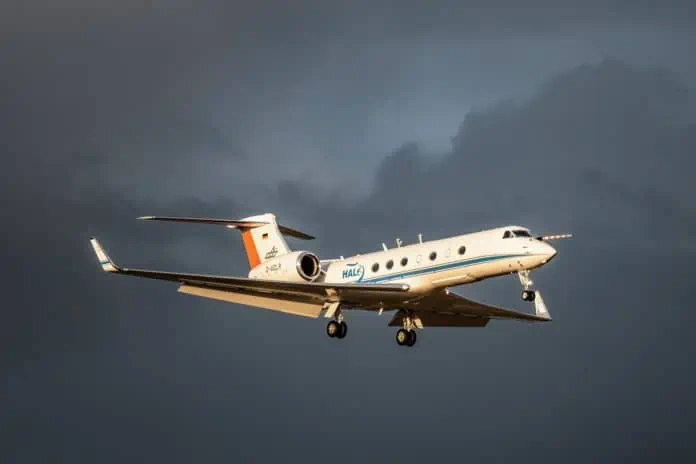CoMet HALO Anflug HALO im Anflug auf den Flughafen in Edmonton: Insgesamt ist HALO im Rahmen der Mission CoMet 2.0 Arctic rund 140 Flugstunden im Einsatz.