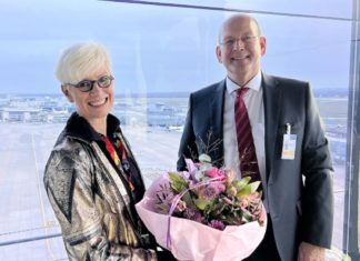 Anke Kaysser-Pyzalla und Arndt Schoenemann anlässlich des 40jährigen Jubiläums DFS/DLR.