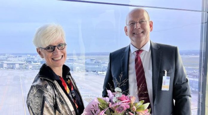 Fluglotsen: Professionelle Wahl beim Personal der Deutschen Flugsicherung Anke Kaysser-Pyzalla und Arndt Schoenemann anlässlich des 40jährigen Jubiläums DFS/DLR.