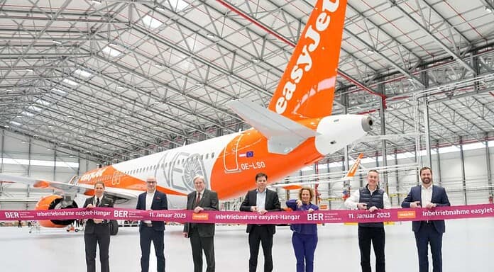 easyJet eröffnet Hangar am BER easyJet-Hangar am BER eröffnet
