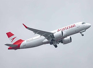 Austrian Airlines OE-LZO Take off-11