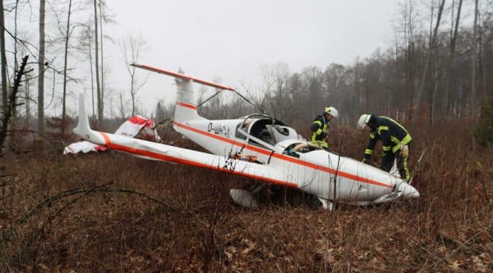 Notlandung einer DOVA DV-1 Skylark in Waldgebiet bei Brakel Absturzstelle einer DV-1 Skylark von DOVA Aircraft in Waldgebiet bei Brakel-Frohnhausen