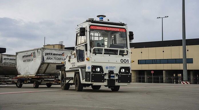 Fraport testet autonomen Gepäck- und Frachtschlepper Autonomer Gepäck- und Frachtschlepper am Fraport