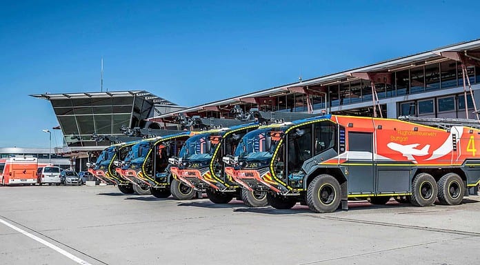 Feuerwehren des Flughafen Stuttgart und Messe Stuttgart zusammengeführt Die Werkfeuerwehren der Messe Stuttgart und des Stuttgarter Flughafens werden unter einheitlicher Leitung des Flughafens zusammengeführt.