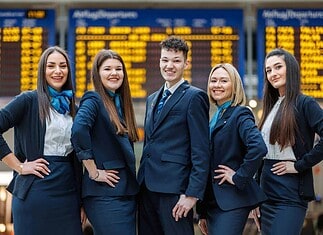 Airport Nürnberg: Über 1.000 Flughafenmitarbeiterinnen und -mitarbeiter sorgen für ein entspanntes Abheben