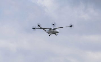 Der HyBird Versuchtsträger auf seinem ersten Flug