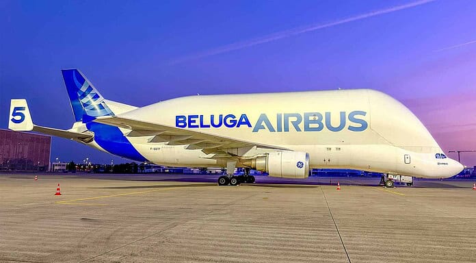 Airbus-Transportflugzeug „Beluga ST“ am Flughafen München Airbus Supertransporter A300-600ST Beluga