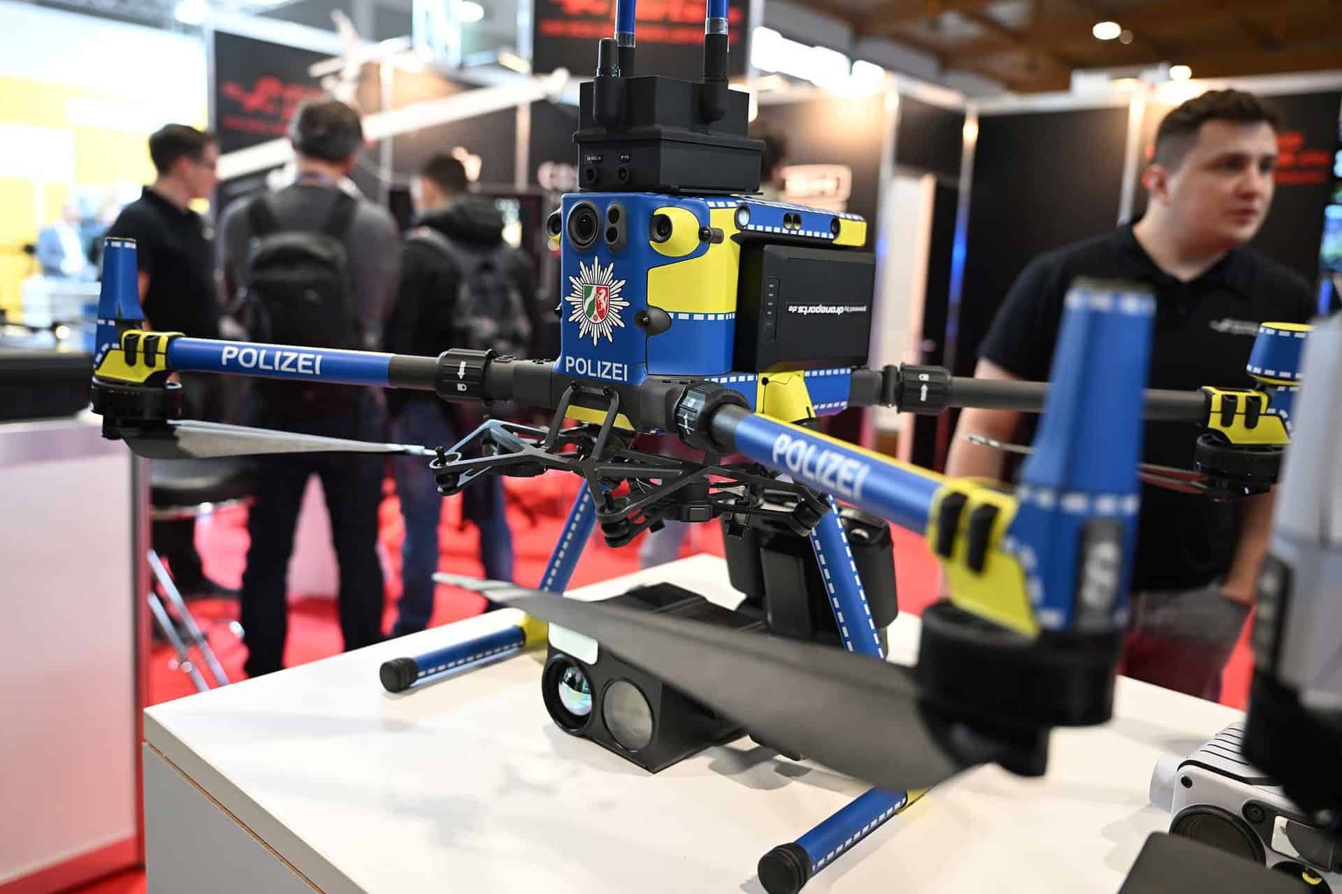 Stand von Droneparts.de, Drohne von dji, M 300 auf der AERO 2023