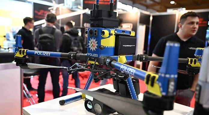 Spezialmesse AERODrones auf der AERO Stand von Droneparts.de, Drohne von dji, M 300 auf der AERO 2023