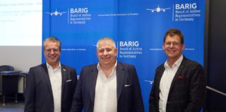 V.l.n.r.: Ulrich Topp, Director Aviation Business Development, und Dr. Henning Pfisterer, Senior Vice President Aviation und Accountable Manager, vom Flughafen Düsseldorf gemeinsam mit Michael Hoppe, BARIG Chairman und Executive Director. Austausch mit den Airlines auf der BARIG Vollversammlung.