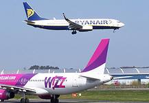 Low Cost Flugreisen: Preise bei Billigflieger sinken Low Cost Carrier: Das DLR stellt zweimal jährlich eine Analyse des Marktes für niedrigpreisige Flugreisen sogenannter Low Cost Carrier-Fluggesellschaften vor.