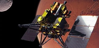 MMX-Raumsonde: Die MMX-Raumsonde besteht aus drei Modulen. Das Erkundungsmodul hat Landebeine, Probennehmer und einige Instrumente sowie den MMX-Rover an Bord. Das Erkundungsmodul ist mit dem Rückkehrmodul und mit der Probenrückholkapsel verbunden, die wiederum mit dem Antriebsmodul verbunden ist, das mit Treibstofftanks und Raketentriebwerken ausgestattet ist.