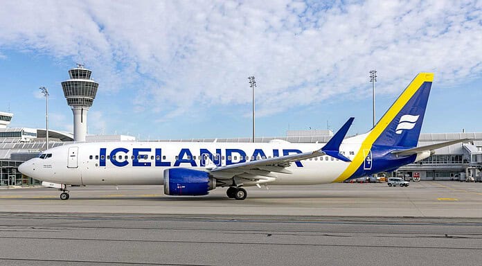 Flugangebote nach Nordeuropa ab Flughafen München Boeing 737 Max8 TF-ICY von Icelandair - erste Maschine in neuen Farben