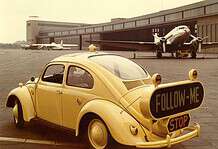 Jubiläum: 100-jährige Geschichte der Berliner Flughafen-Gesellschaft BFG erstes Follow Me 1950er Jahre