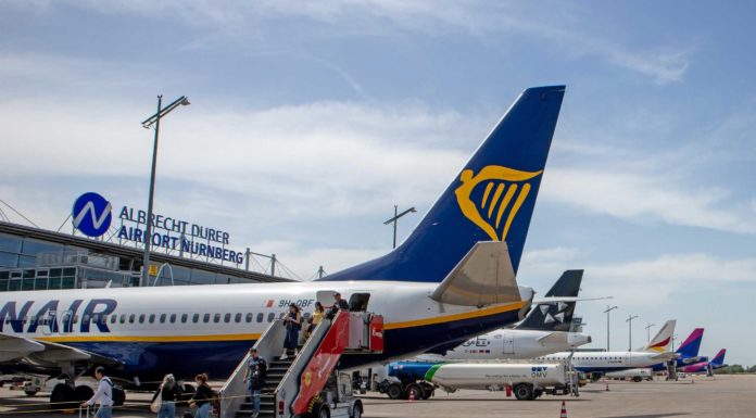 Airport Nürnberg expandiert bei Airlines, Zielen und Passagieren Verschiedene Airlines vor dem Terminal am Airport Nürnberg.