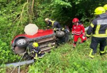 Rettungsheli Christoph 44 entdeckt Unfallfahrzeug im Wald bei Göttingen DRF-Hubschraubercrew des Chrisatoph 44 entdeckt Fahrzeug an Böschung