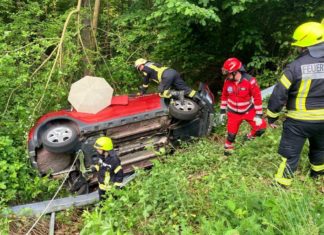 DRF-Hubschraubercrew des Chrisatoph 44 entdeckt Fahrzeug an Böschung