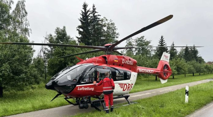 Christoph München sucht vermissten Feuerwehrmann Überflutungen in Bayern: Christoph München unterstützt Suche nach vermisster Person aus der Luft (Quelle: DRF Luftrettung)