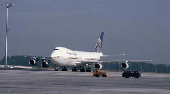 Flughafen München verzeichnet 50-millionsten US-Fluggast Flughafen München: Erstflug einer Boeing B747-100 der Continental Airlines am 02.06.1992