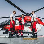 Bundesgesundheitsminister Lauterbach begleitet DRF Luftrettung im Christoph Berlin Gesundheitsminister Prof. Karl Lauterbach im Gespräch mit der Crew von Christoph Berlin der DRF Luftrettung.