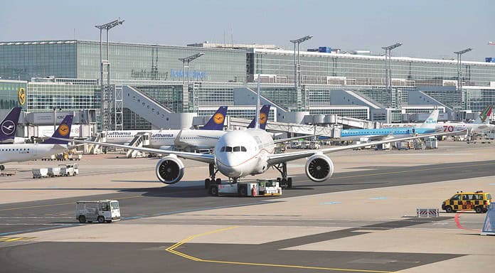 Fraport-Verkehrszahlen im September gestiegen Flughafen Frankfurt - Rollfeld