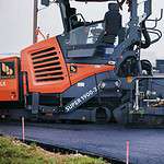 Teststraße mit nachhaltigen Bio-Asphalt auf Cashew-Basis