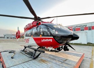 Der neue Christoph 43, eine hochmoderne H145 mit Fünfblattrotor, auf der Landeplatte an der Station Karlsruhe.