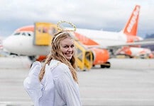 Flughafen Salzburg lädt zum Weihnachtszauber Christkind im Landeanflug