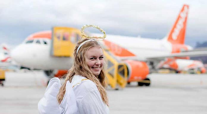 Flughafen Salzburg lädt zum Weihnachtszauber Christkind im Landeanflug
