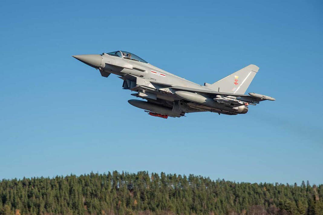 Eurofighter Typhoon, Teil der Test- und Evaluierungsflotte bei BAE Systems in Warton, Großbritannien, nimmt an einem Live-Schießversuch mit SPEAR-Raketen in Vidsel, Schweden, teil.
