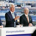 Fraport Bilanzpressekonferenz Q3/9M 2024: (vlnr.) Jürgen Harrer Leiter der Unternehmenskommunikation, Dr. Stefan Schulte Vorsitzender des Vorstands, Prof. Dr. Matthias Zieschang Vorstand Controlling und Finanzen